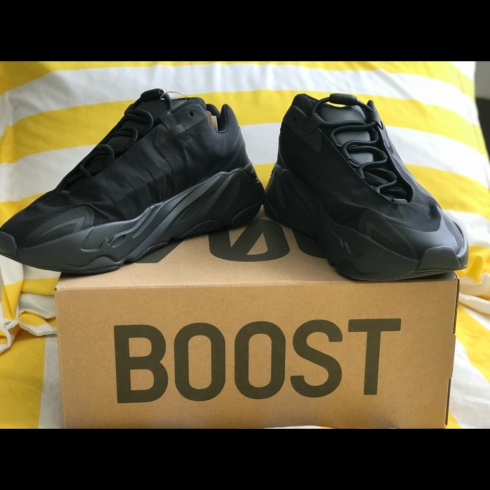700 Yeezy boost